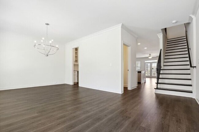 Foto del edificio - READY!!! 3 bedroom Townhome at South Lawn - Lawrenceville