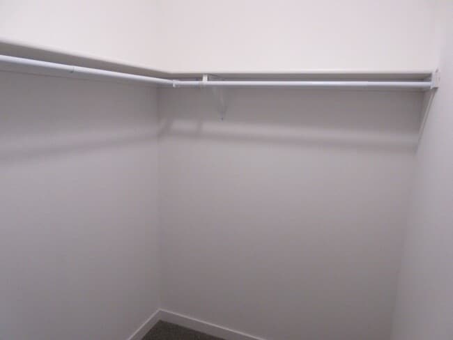 Building Photo - 430