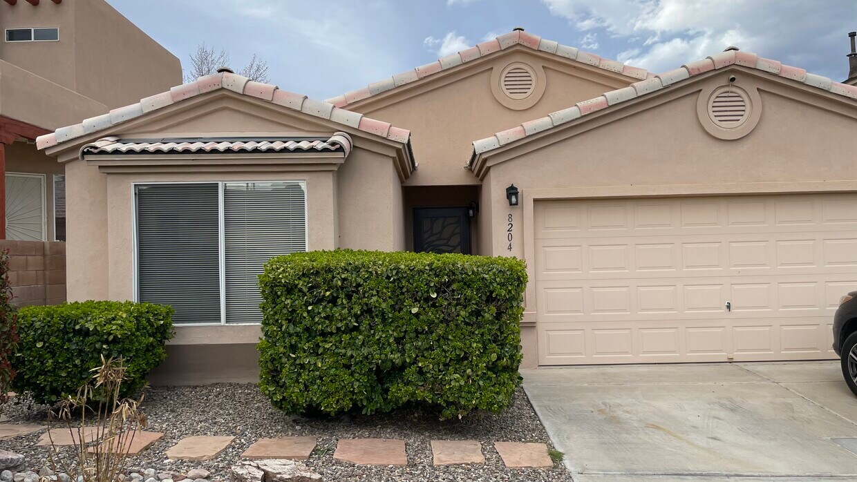 8204 Wolverine Dr NW, Albuquerque, NM 87120 House Rental in