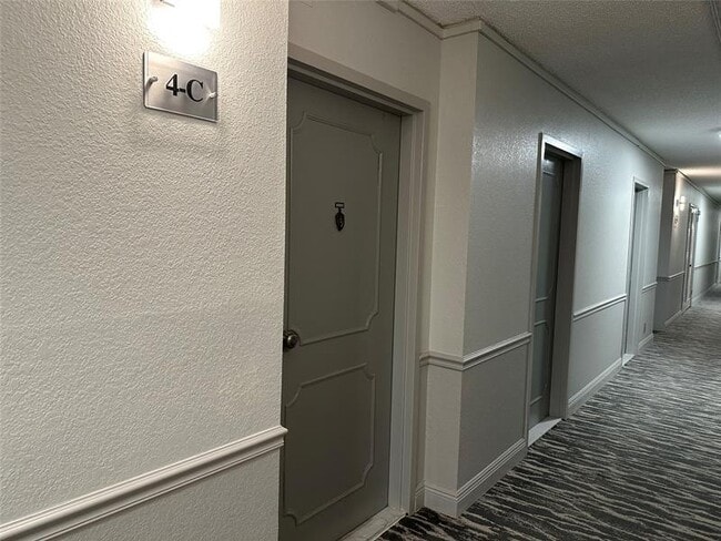 Foto del edificio - 336 N Birch Rd