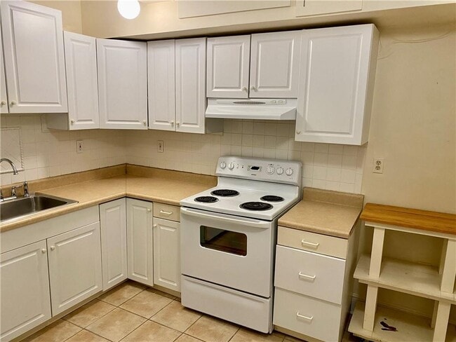 Building Photo - 16 Clearview Ave