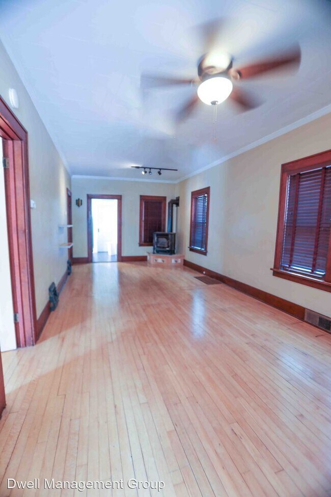 Building Photo - 3 br, 1.5 bath House - 429 7th Street Nort...