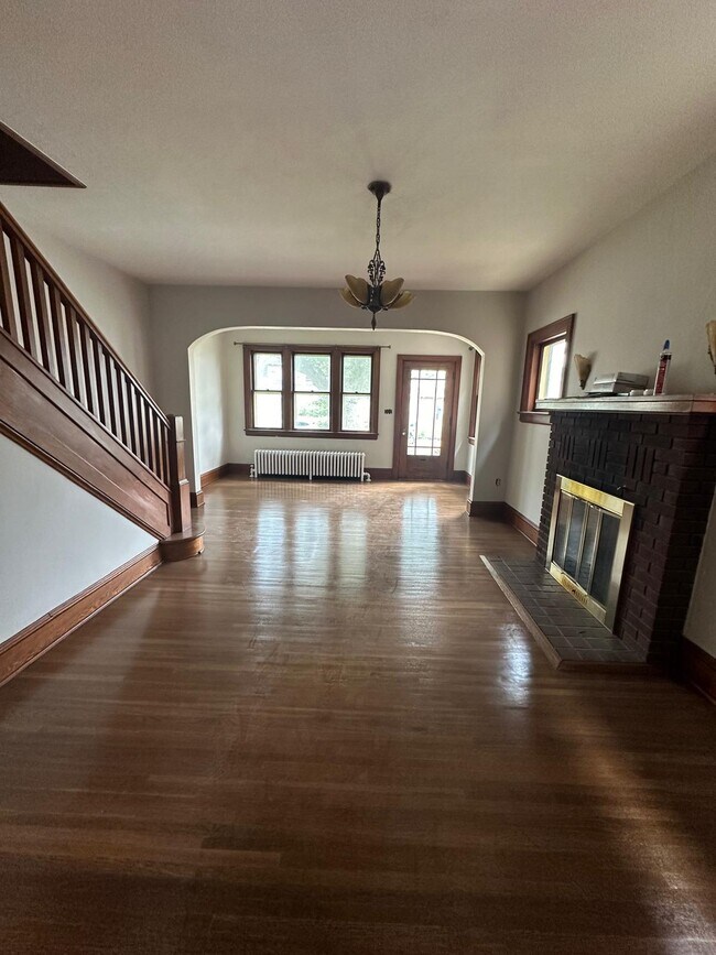 Sala de estar - 2242 Ferry St