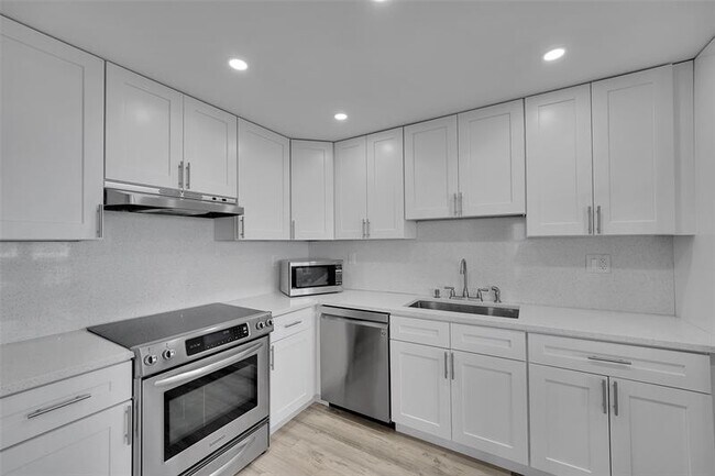 Foto del edificio - 531 N Ocean Blvd