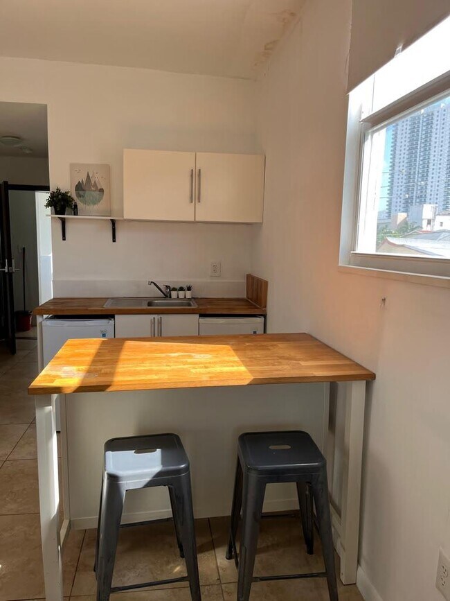 Foto del edificio - 444-542 SW 3rd Street - 446 SW 3rd Street, Unit 6, Miami, FL