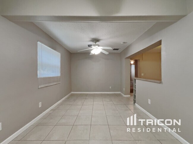 Building Photo - 15375 Hopedale Ln