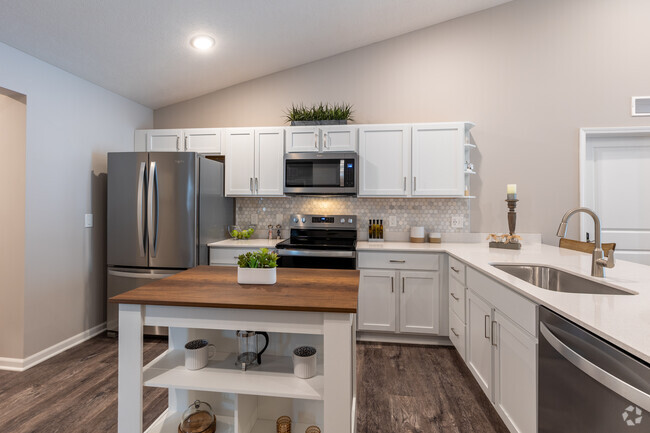 2BR, 2BA - 1365SF - Kitchen - Chestnut Hills