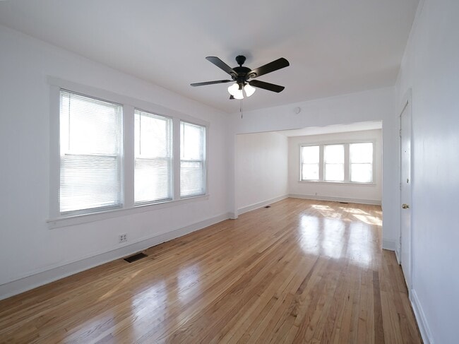 Foto del edificio - 5004 W Armitage Ave