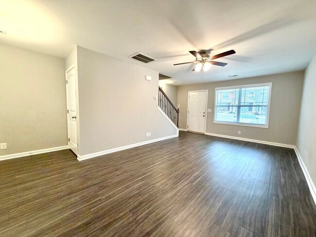 Building Photo - 235 Woodland Vly Ln