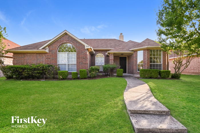 Primary Photo - 2525 Hyacinth Dr