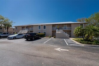 Building Photo - 9500 Fiddlers Green Cir