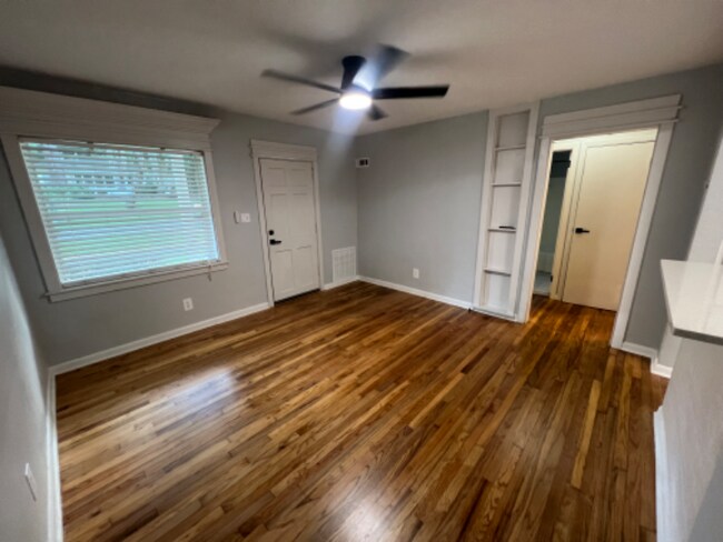 Foto del edificio - 1337 Charlotte St