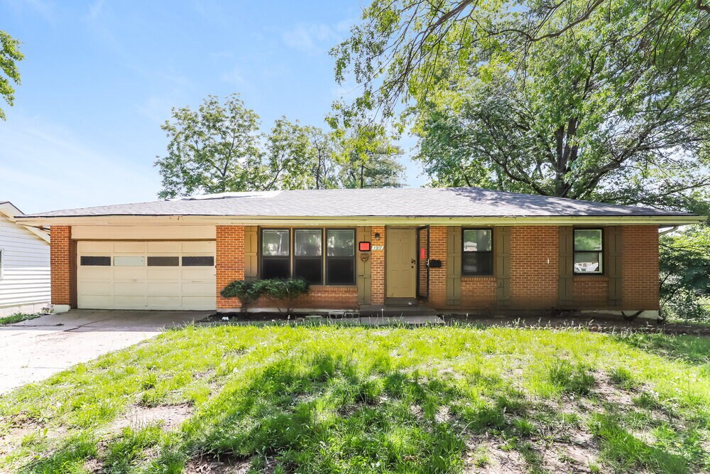 Primary Photo - 1317 N Cottage Ave