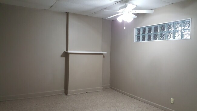 1st Bedroom - 993 National Rd