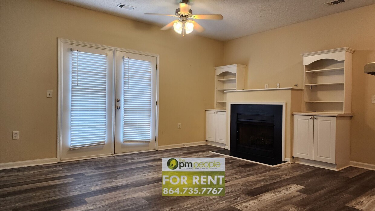 3/2 Condo in Great Greenville Location! - 3/2 Condo in Great Greenville Location!