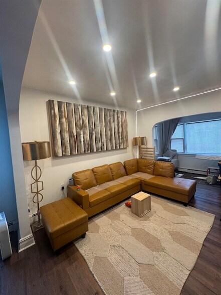 Foto del edificio - 162 W 9th St