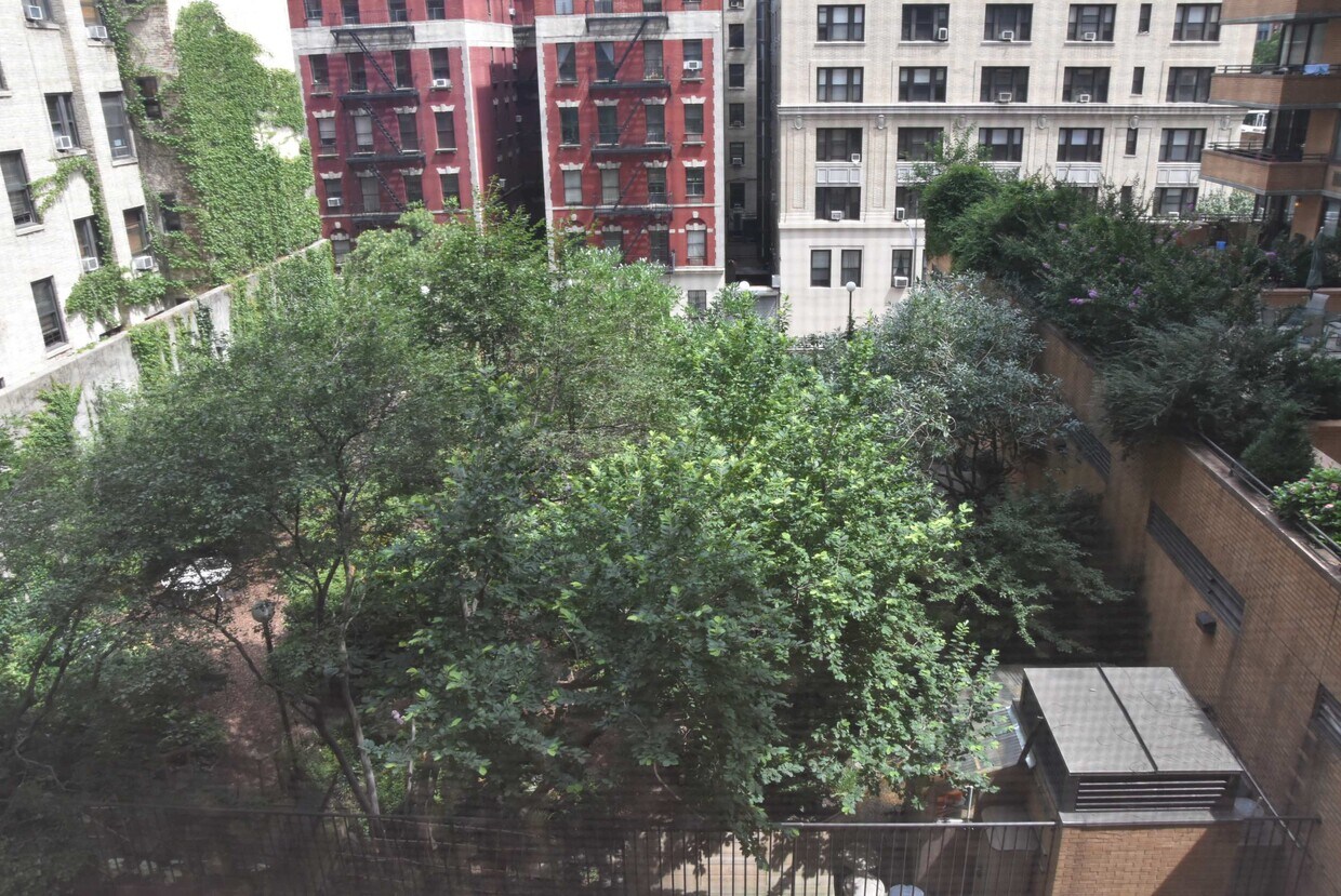View out the windows, - 275 W 96th St