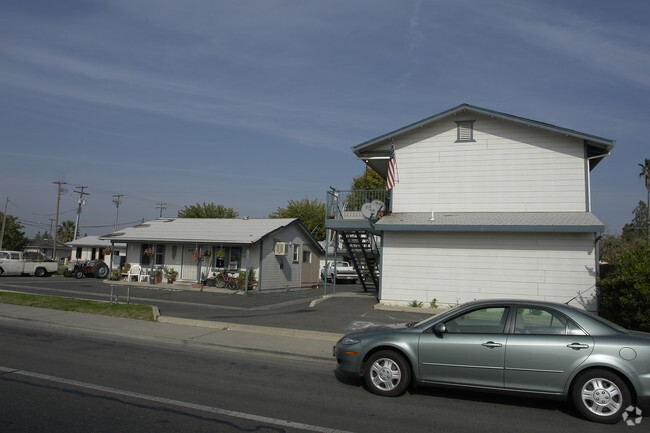 Building Photo - 1869 Atwater Blvd