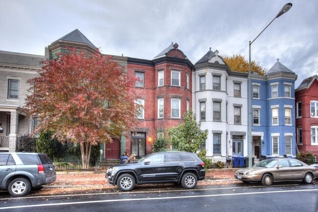 Building Photo - 632 F St NE