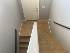 Building Photo - 9541 Vast Valley Ave