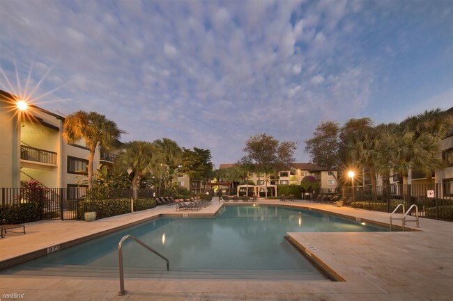 Building Photo - 10605 Hammocks Blvd