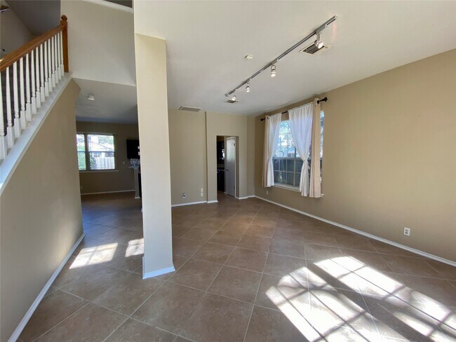 Building Photo - 4402 Everest Ln