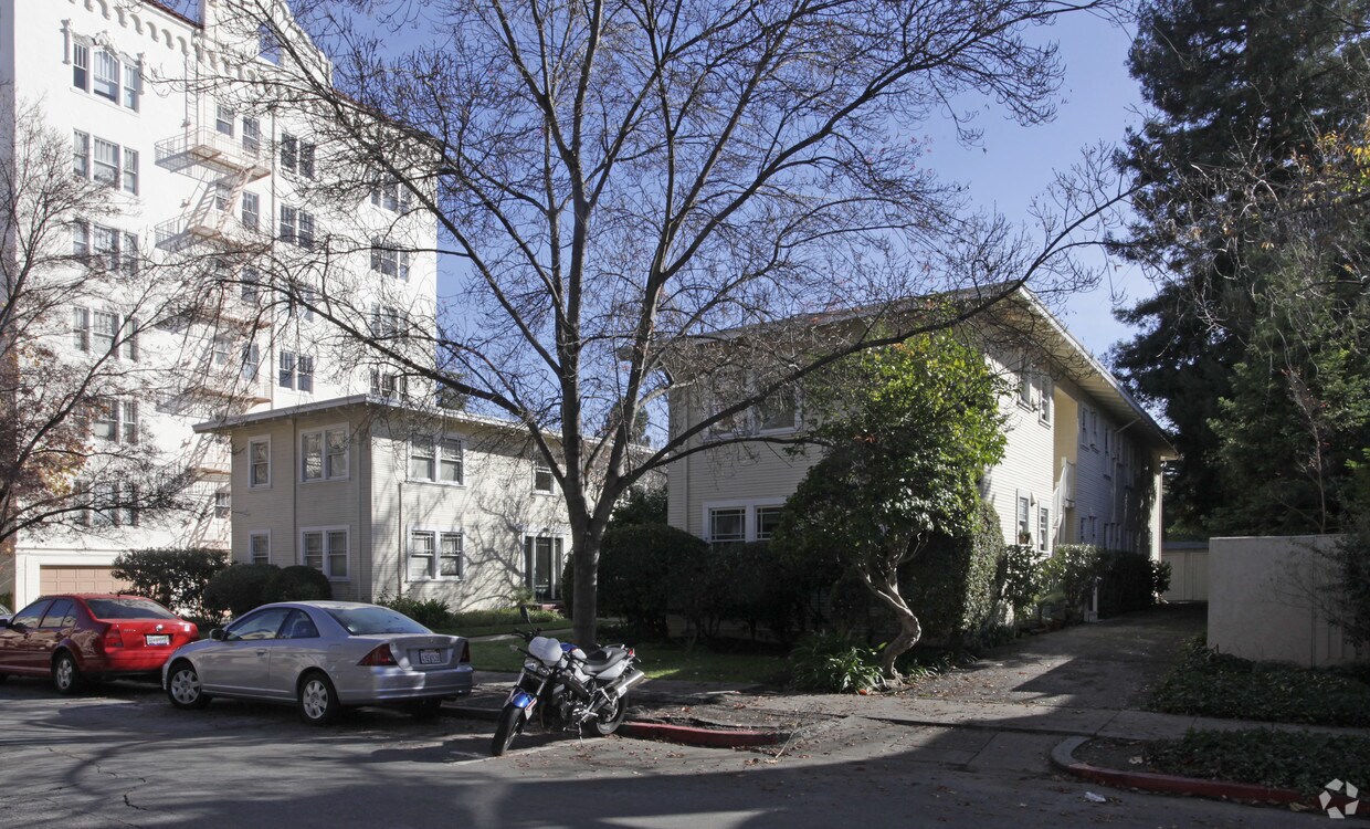 Primary Photo - 332 Forest Ave