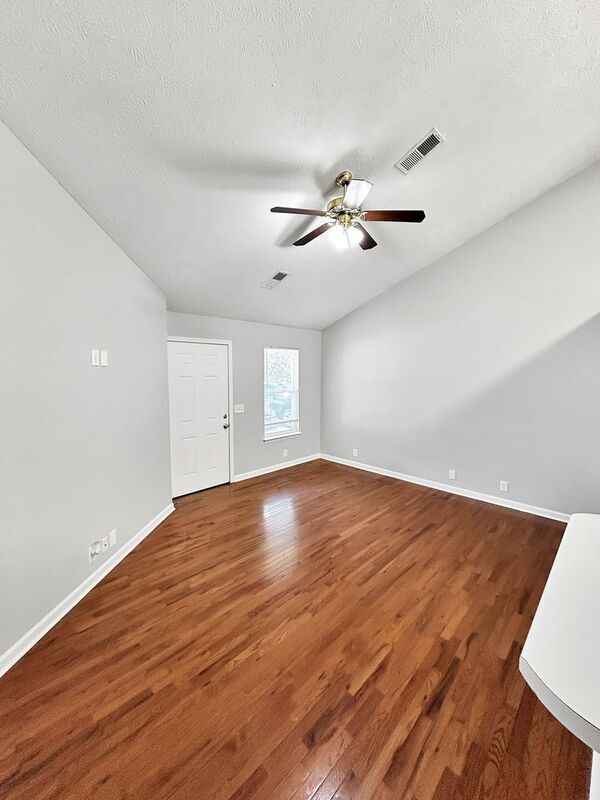 Building Photo - 3320 Dockside Dr