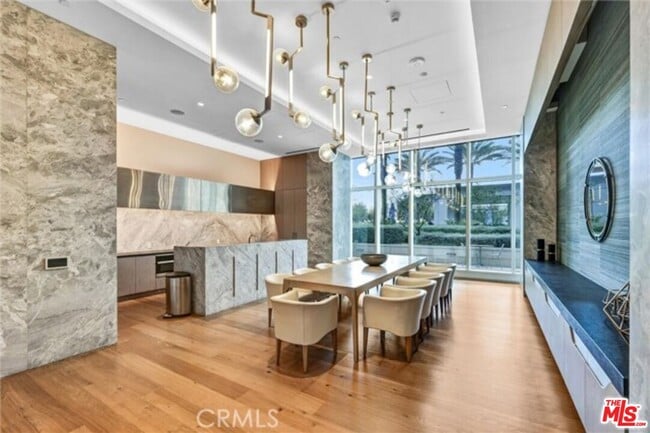 Building Photo - 877 Francisco St