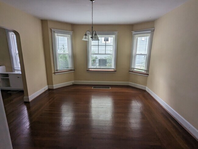 Foto del edificio - 3827 Millsbrae Ave
