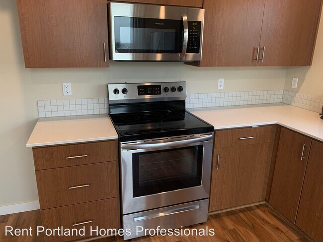 Building Photo - 16401 NW Chadwick Way