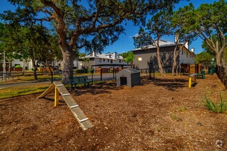 Building Photo - The Row