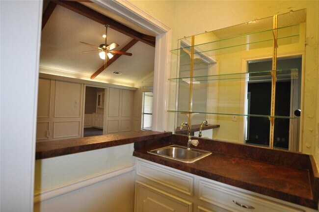 Foto del edificio - 2103 Marin