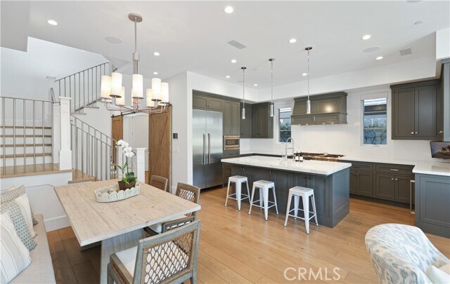 Foto del edificio - 708 Heliotrope Ave