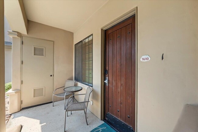 Building Photo - 50610 Santa Rosa Plz
