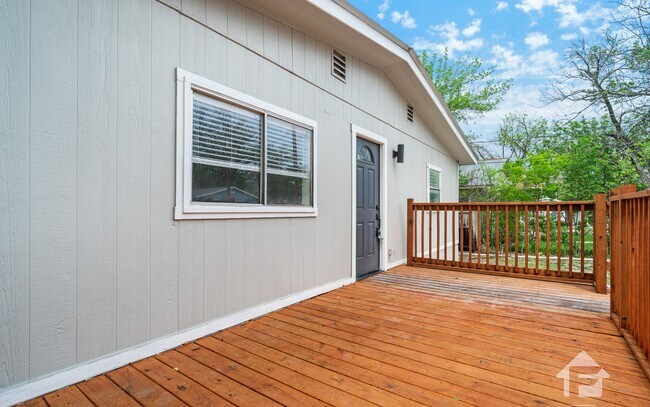 Foto del edificio - 1824 Katy St