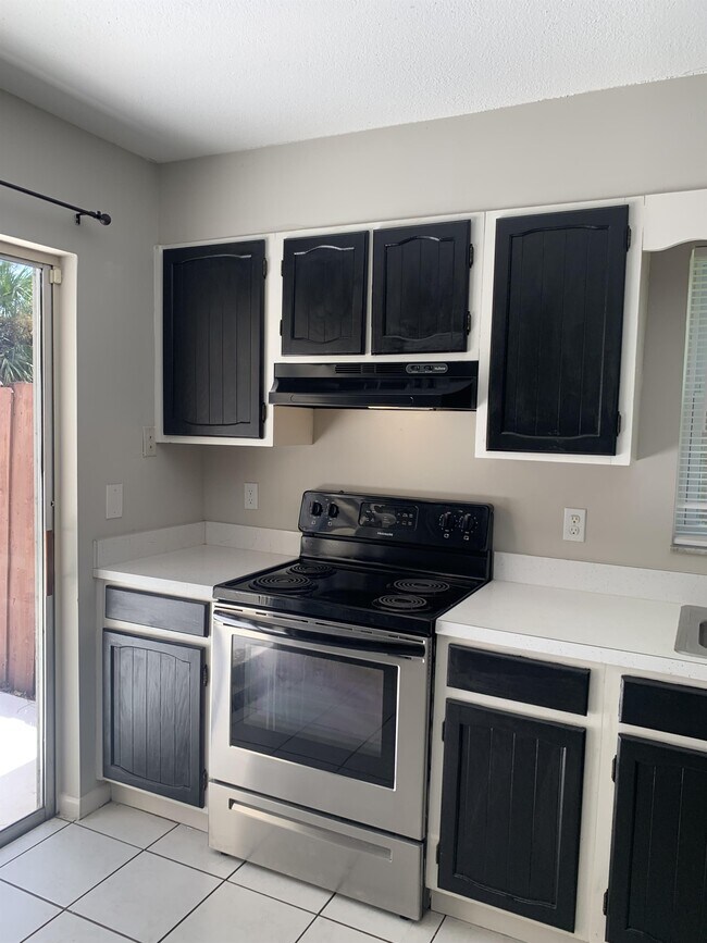 Building Photo - 2622 SE Normand St