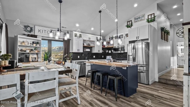 Building Photo - Modern Farmhouse Living with Incredible Views