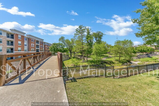 Foto del edificio - 679 Emily Ln