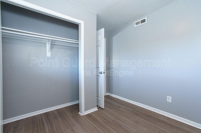Foto del edificio - 2626 W 9th St N