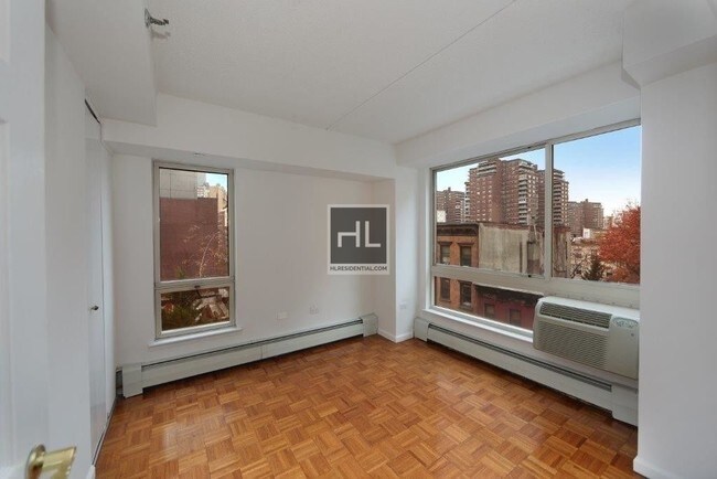 Foto del edificio - 1 Bed 1 bath West 30th Street - Chelsea