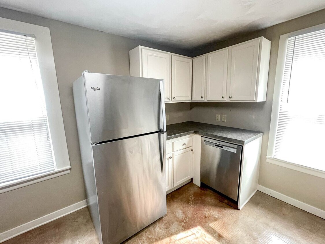 Primary Photo - 2520 M St
