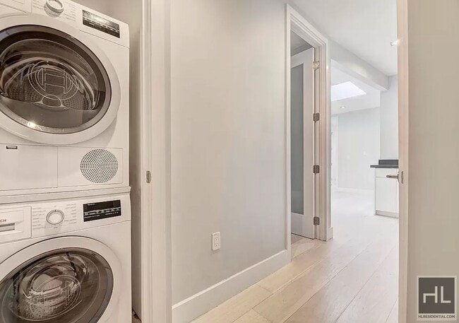 Building Photo - STANTON ST.