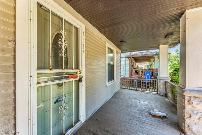 Building Photo - 4314 Archwood Ave