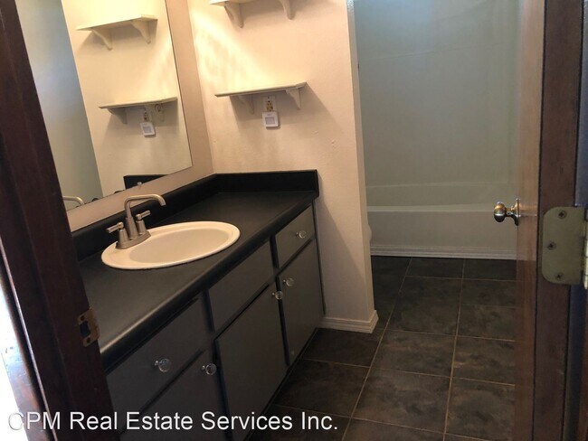 Foto del edificio - 3 br, 1 bath House - 1112 NW B St