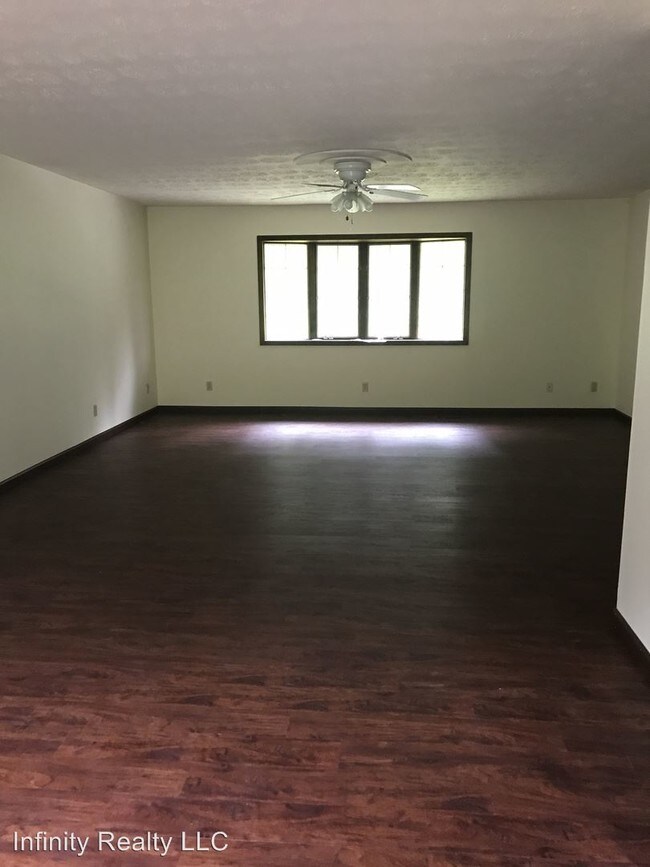 Foto del edificio - 1800 Sugar Creek Dr