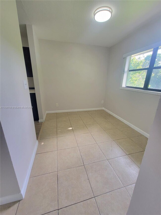 Building Photo - 4046 NW 87th Ave