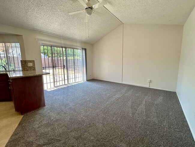 Foto del edificio - 9145 Posada Way