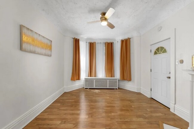 Foto del edificio - 3012 E 80th Pl