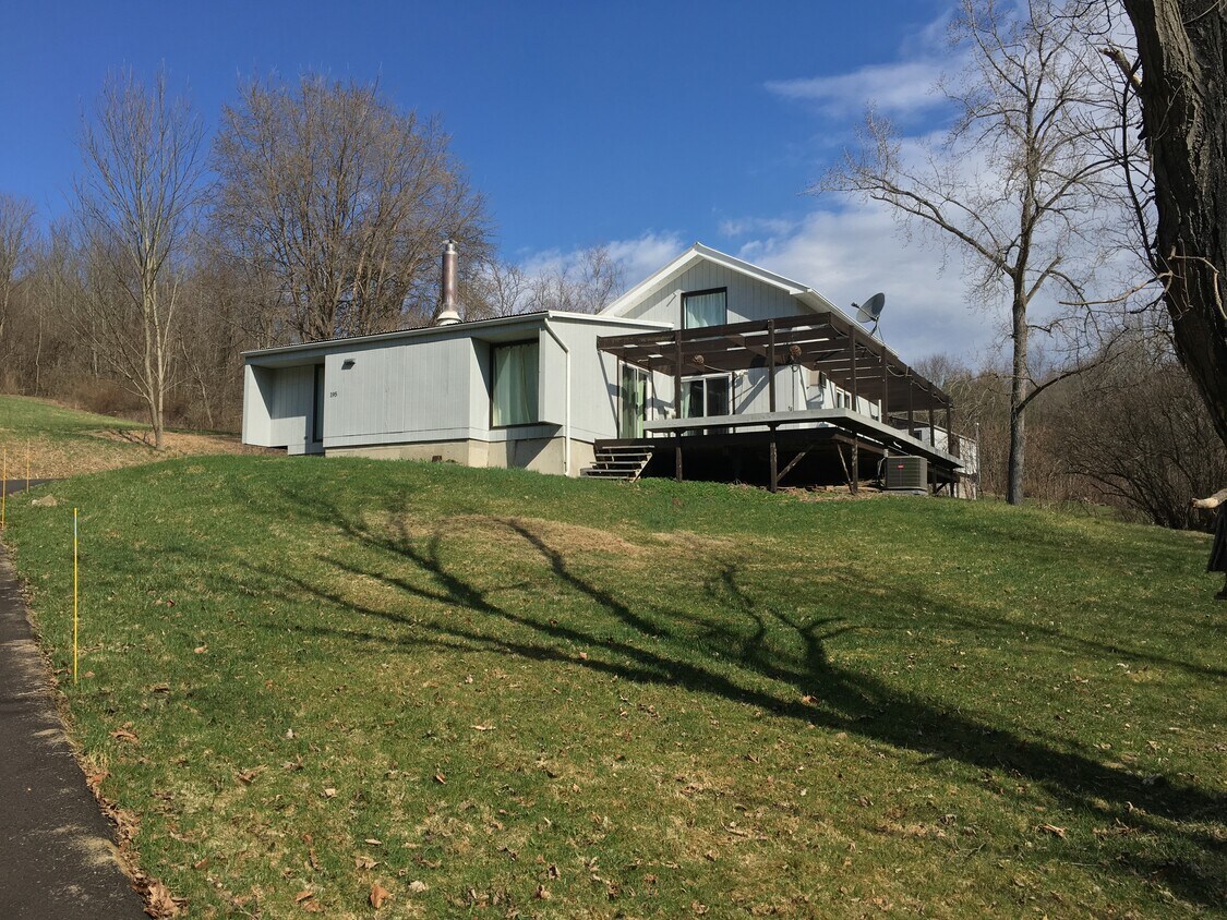 195 Calkins Road - 195 Calkins Rd